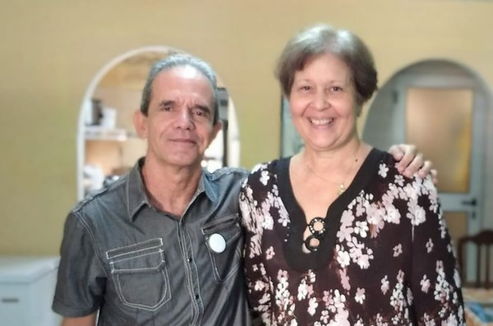 Jorge Fernández Era junto a Alina Bárbara López Hernández de la UNEAC Jorge Fernández Era junto a Alina Bárbara López Hernández de la UNEAC